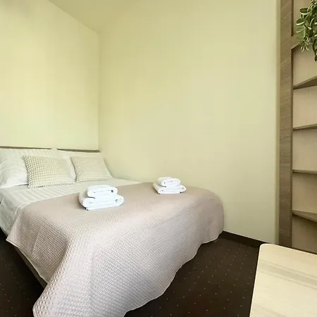 Mazowiecki Wow מלון