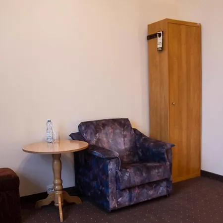 Mazowiecki Wow מלון *